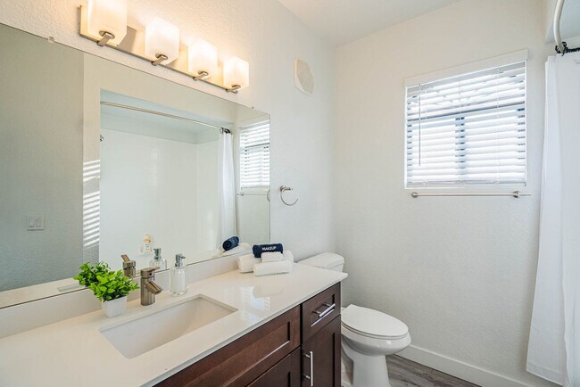 Building Photo - 2150 S 55th St