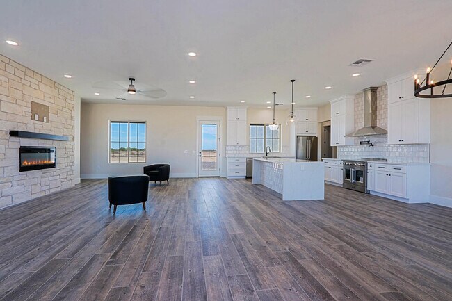 Building Photo - 2351 E Cana Ln