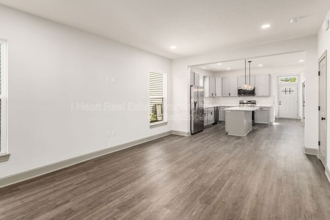 Building Photo - 72 Hayden Ave