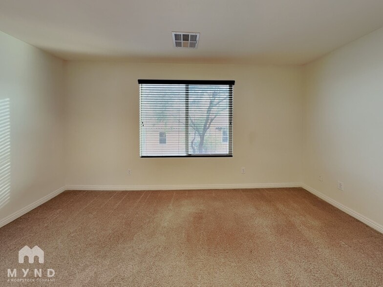 Building Photo - 10709 Dobbs Ave