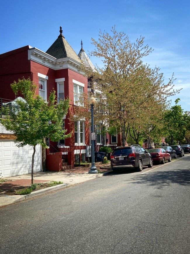 Building Photo - 127 Seaton Plz NW