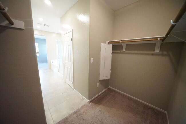 Building Photo - 8507 Insignia Ave