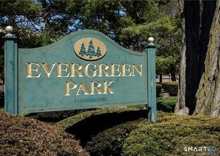 Building Photo - 372 Knapps Hwy