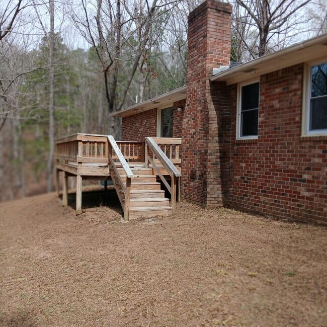 Building Photo - 20 Amos Ct