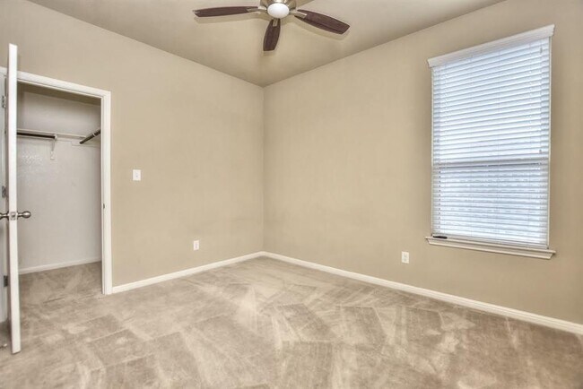 Building Photo - 1232 Clearwing Cir