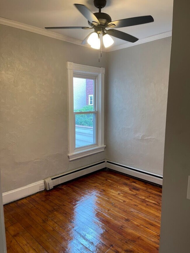 Building Photo - Beautiful, Sparkling New Kitchen - 4 Bedro...