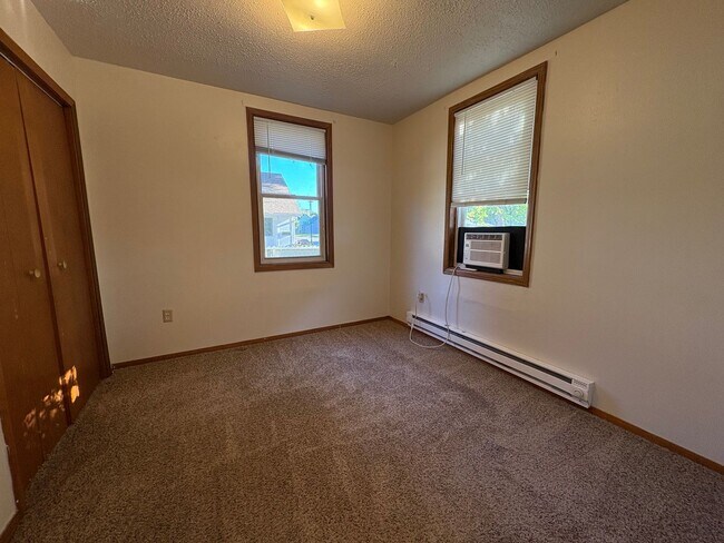Building Photo - 307/309 2nd St SW