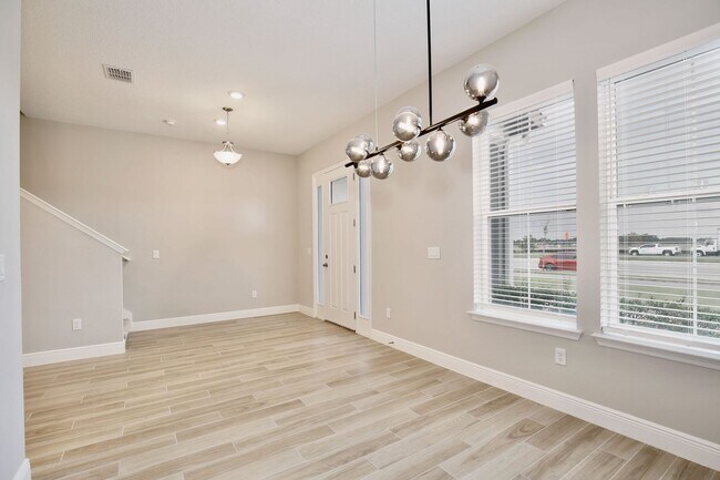 Building Photo - 6491 Cyrils Dr