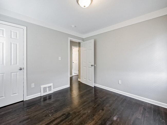 Building Photo - Charming Royal Oak Bungalow Near Downtown!