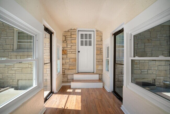Building Photo - 8104 N 44th St