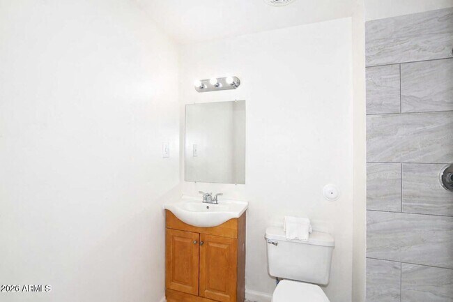 Building Photo - 7541 N 35th Dr