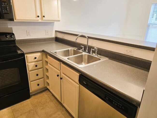 Building Photo - 4808 Landover Keep Pl