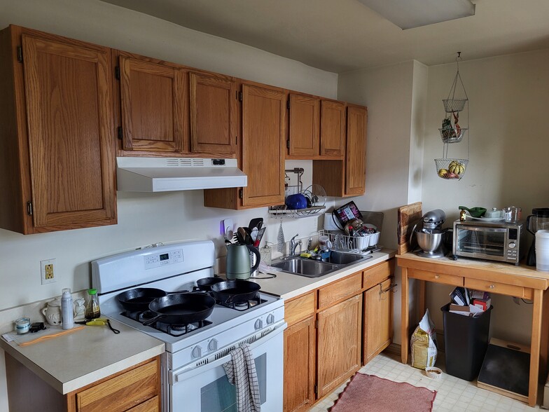 Building Photo - 411 E Montgomery Ave