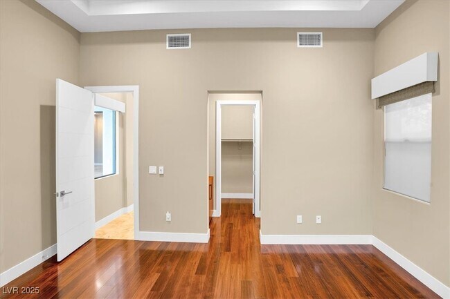 Building Photo - 32 Hunting Horn Dr