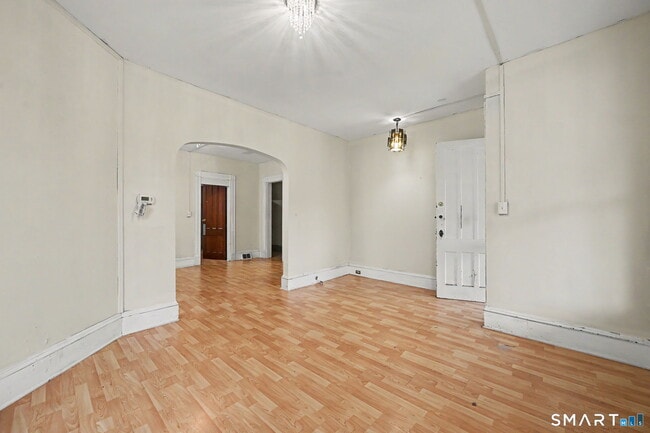 Building Photo - 135 Sherwood Ave