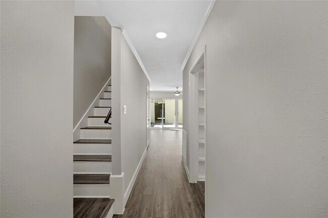 Building Photo - 2218 Winrock Blvd