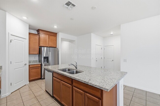 Building Photo - 13300 N 141st Ln