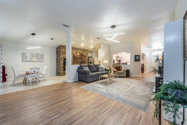 Building Photo - 6650 Thackston Dr