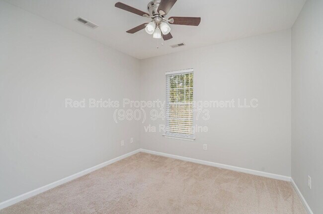 Building Photo - 5608 Cactus Valley Rd