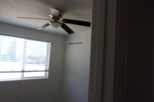 Building Photo - Great home in with great mountain views.