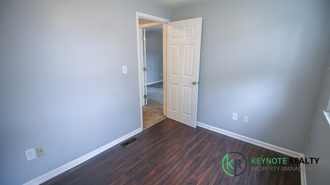 Building Photo - 6426 Silver Pheasant Ct