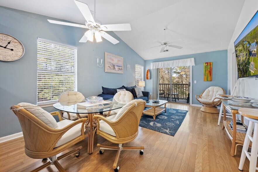 Building Photo - 598 Blue Stem Dr