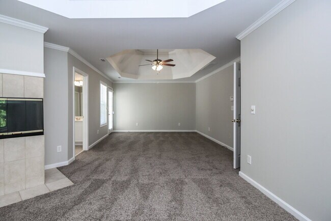 Building Photo - 35 Goldfinch Dr