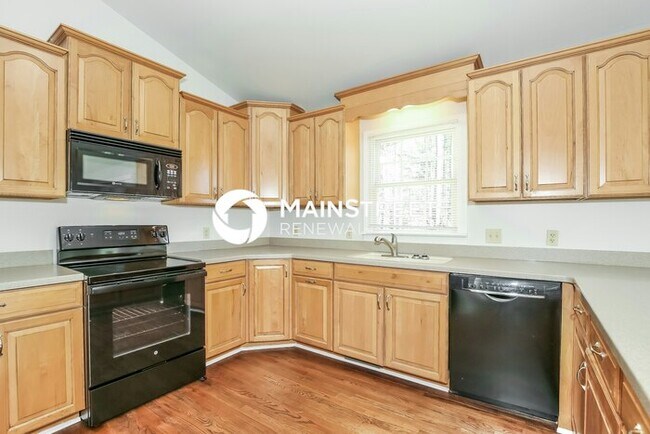 Building Photo - 3 Bedroom Pet-Friendly Home in Thomasville, NC with Main Street Renewal