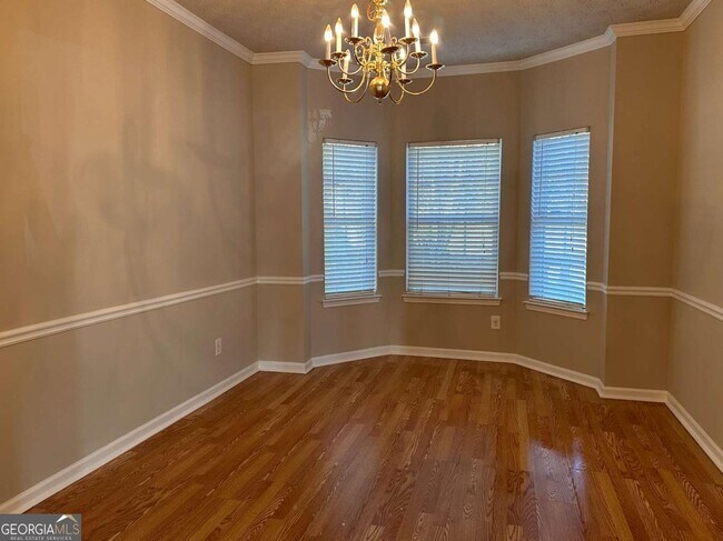 Building Photo - 305 Hulan Way