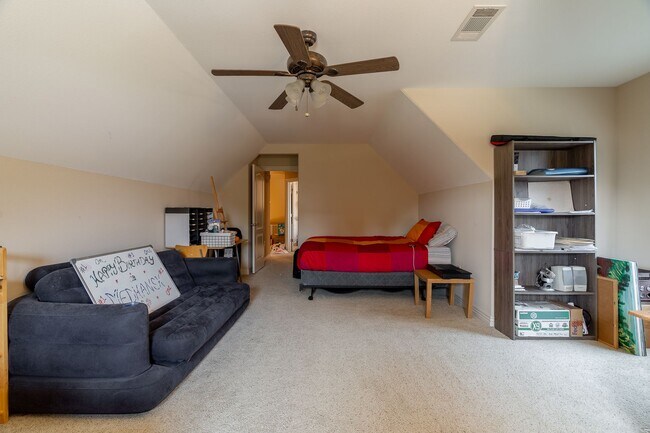 Building Photo - Furnished beautiful 4bd/2.5bth home located in the Clabber Creek Subdivision!! Open to various le...