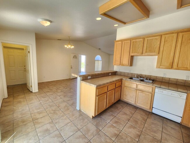 Building Photo - COMING SOON!!! 3 Bedroom Home in 29 Palms