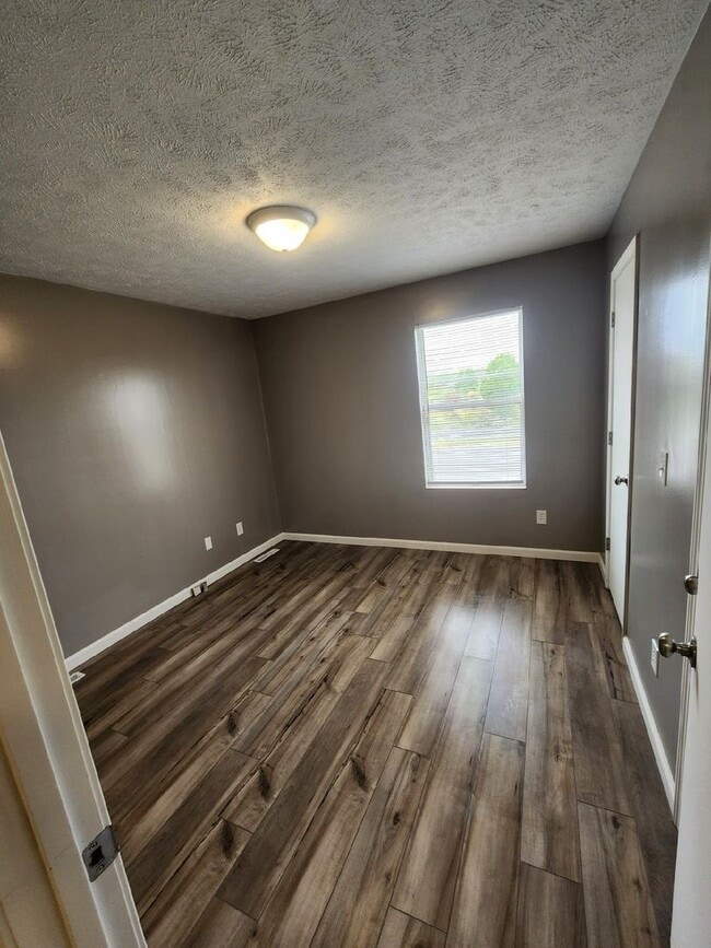 Building Photo - 717/719 McLean Court