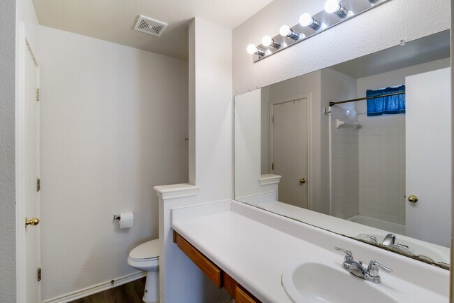 Building Photo - 8410 Sea Rim Dr