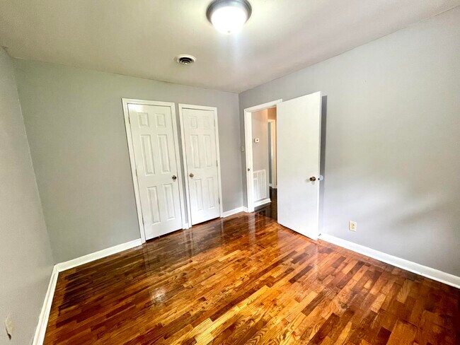 Building Photo - 114 Pardue Ln