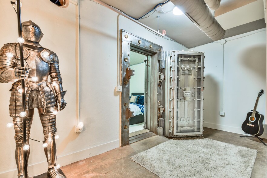 Primary Photo - The Land Bank Loft Apartments