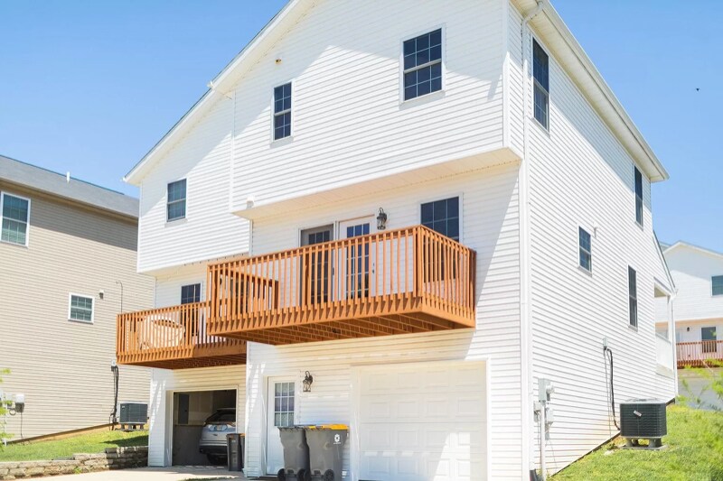 Building Photo - 2587 S Flat Rock Rd
