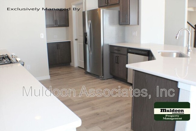 Building Photo - 1070 Rambling Oak Dr