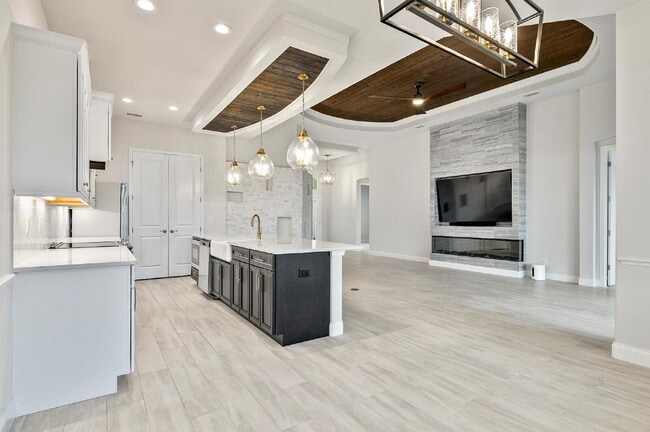 Building Photo - 128 Del Palma Dr