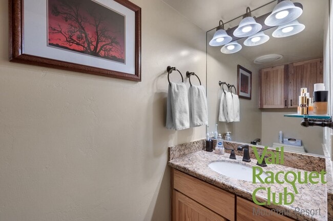 Building Photo - 4600 Vail Racquet Club Dr