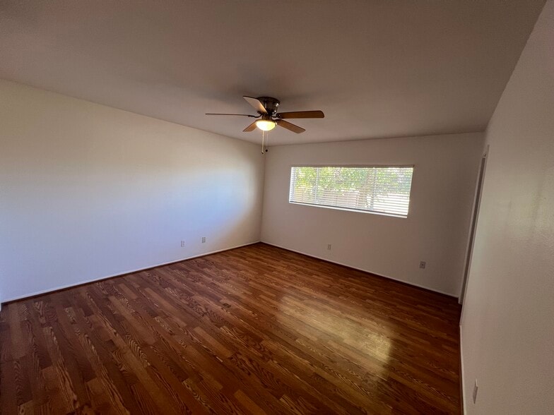 Building Photo - 848 S Saranac Ave