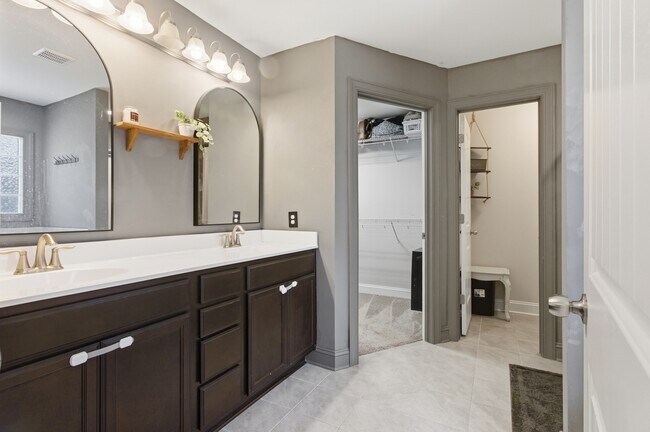 Building Photo - 2012 Snapper St