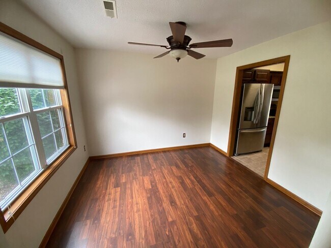 Building Photo - Gorgeous 3 Bedroom Home in South Columbia