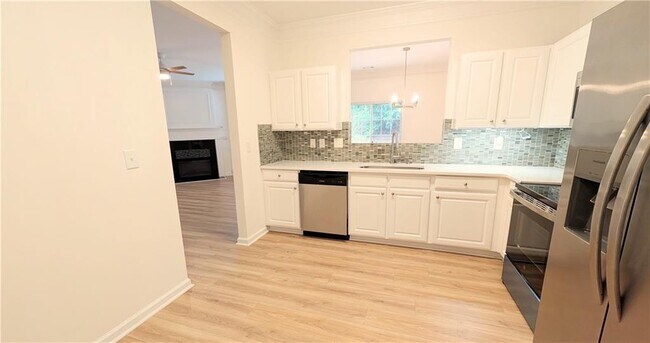 Building Photo - 521 Windstone Trail
