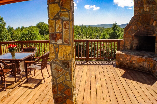 Building Photo - 135 Freedom Trail