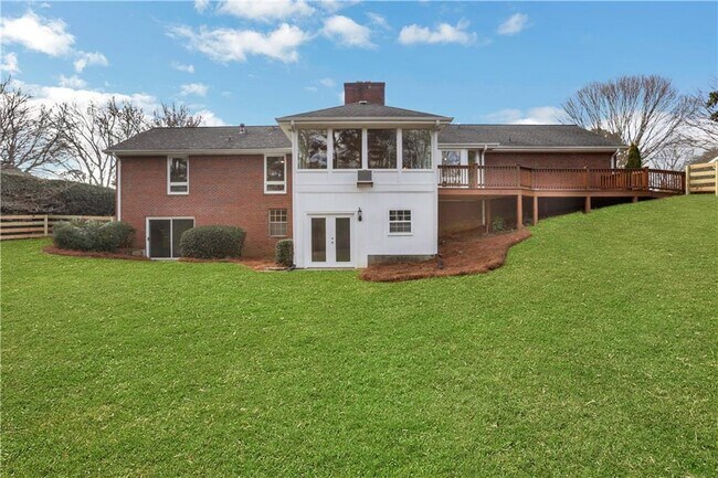 Building Photo - 600 Rounsaville Rd