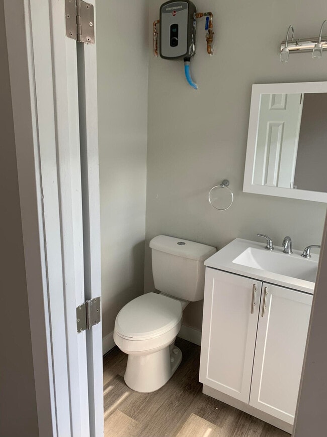 Building Photo - 321 N J St