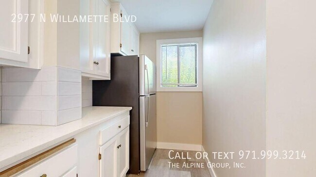 Building Photo - 2977 N Willamette Blvd