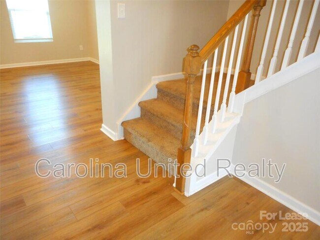Building Photo - 5224 Maynard Hl Dr