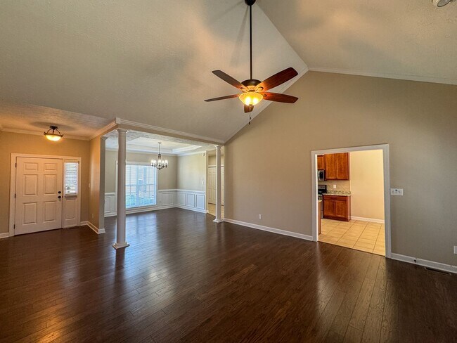 Building Photo - Beautiful 4 Bed, 2 Bath Home in Jack Britt