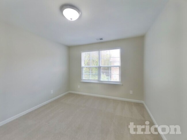 Building Photo - 311 Woodfern Ct